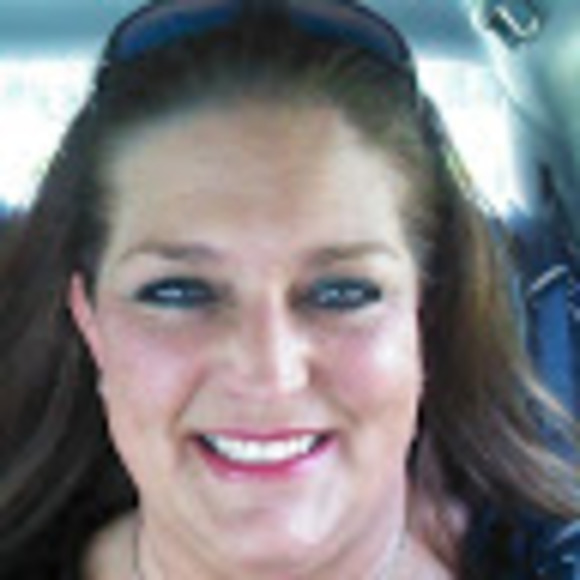 Meet your Posher, Amanda - Picture 1 of 1